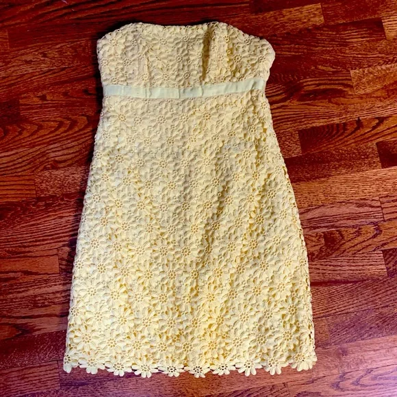 Lilly Pulitzer Size 6 Yellow Strapless dress Lilly Pulitzer Size 6 Yellow Strapless dress